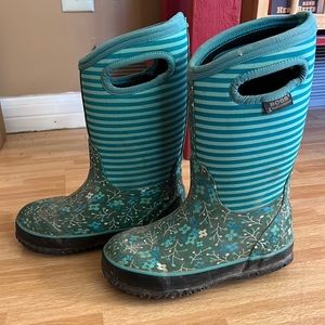 Girl’s BOGS Waterproof Boots, Size Youth 1